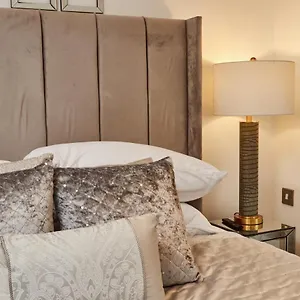 Deluxe River Canal View & Free Secure Parking! Leeds (West Yorkshire)